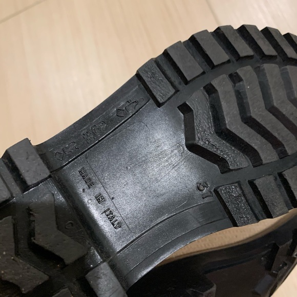 Burberry Rain Boots - Picture 7 of 7